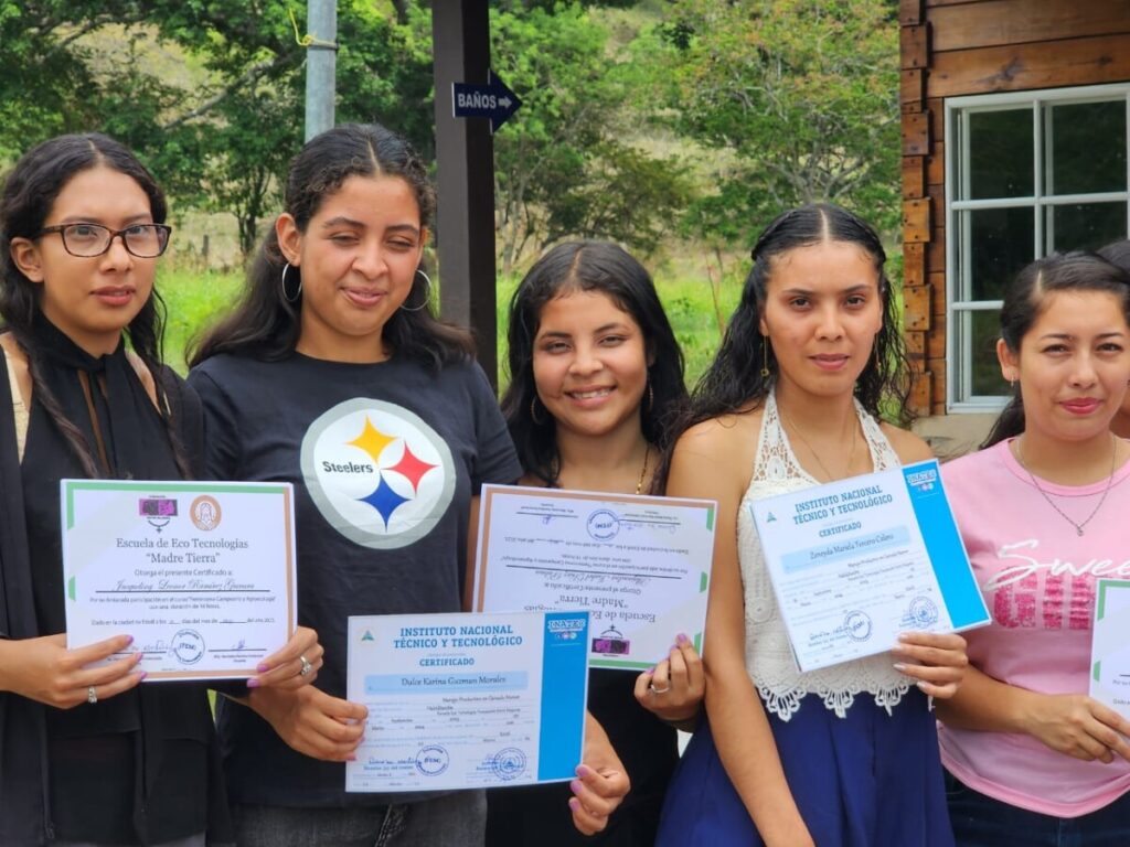Mujeres con el certificado